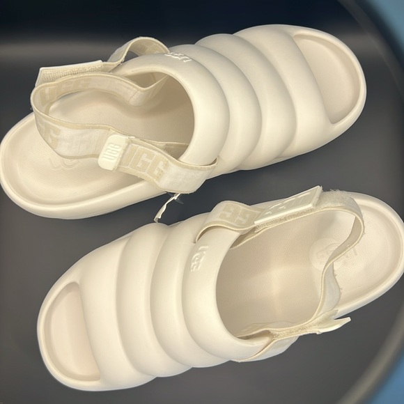 UGG Women’s Aww Yeah Platform - Picture 7 of 7